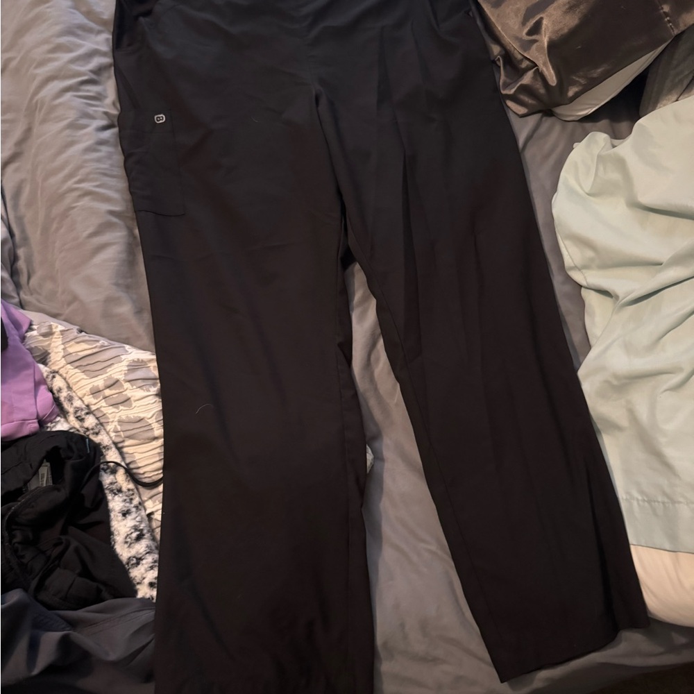 Wonder wink scrub bottoms 
Size 2x
Never worn